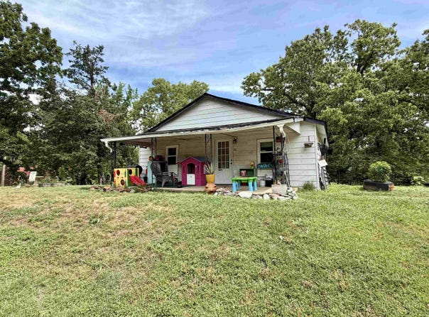 701 CIRCLE HILL Dr, Selmer, TN 38375-1259