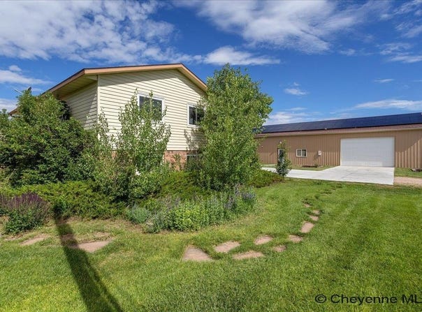 3033 CRAZY HORSE RD, Cheyenne, WY 82001