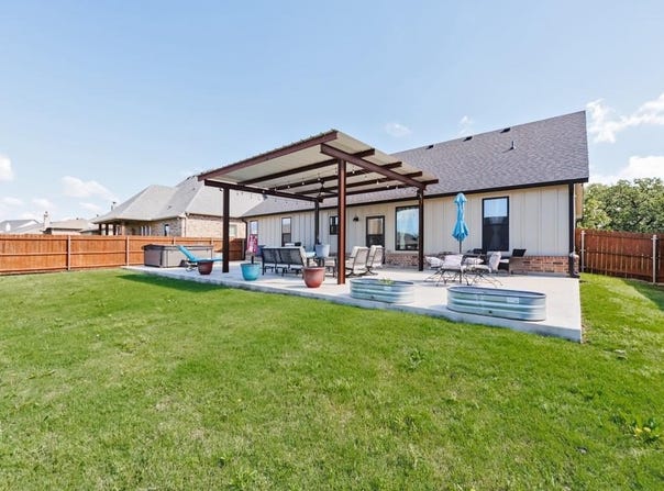 825 Holbrook Road, Springtown, TX 76082