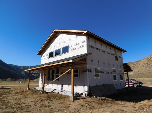5050 E Baumgartner Rd, Featherville, ID 83647
