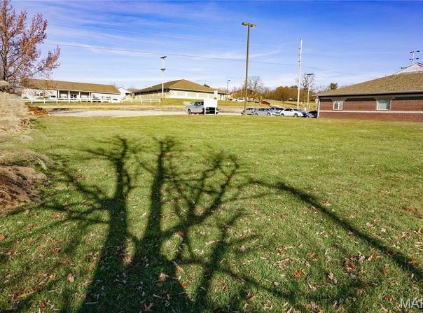 1810 E 10th Street, Rolla, MO 65401