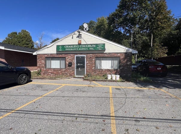 14 Dinley St, Dracut, MA 01826