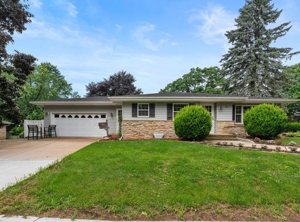 307 Sixth St, Hartford, WI 53027
