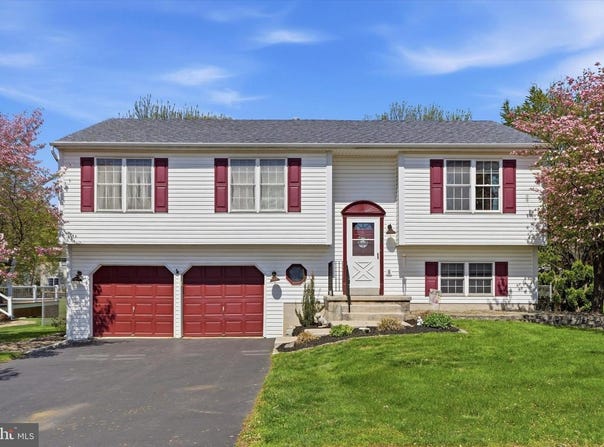 4451 GREEN TREE RD, READING, PA 19606