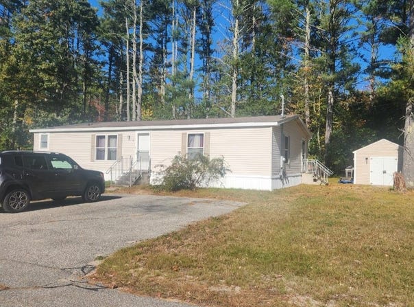 8 Juniper Lane, Sanford, ME 04073