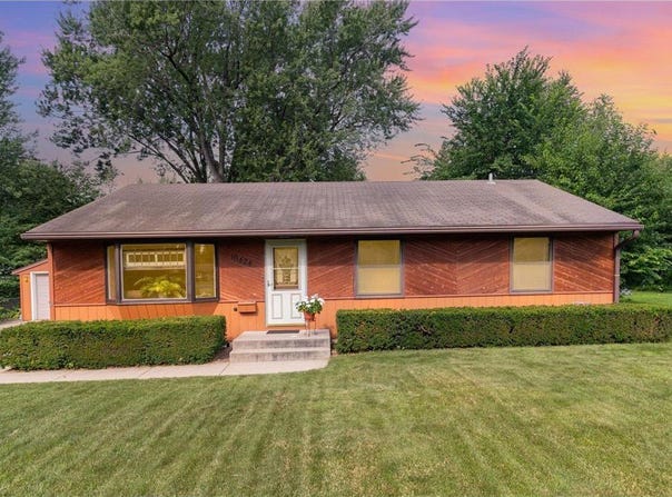 10424 Zenith Avenue S, Bloomington, MN 55431