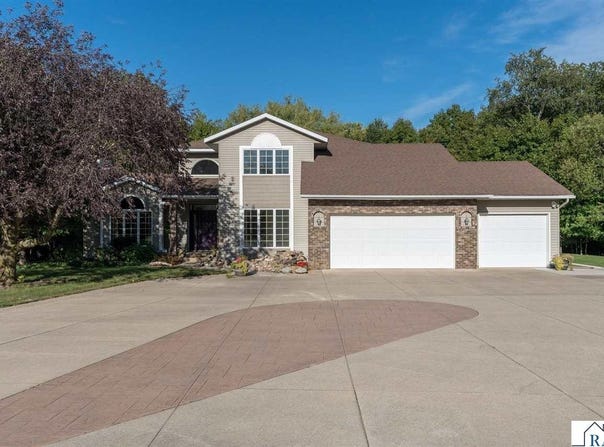 38102 Honeysuckle Lane, North Mankato, MN 56003