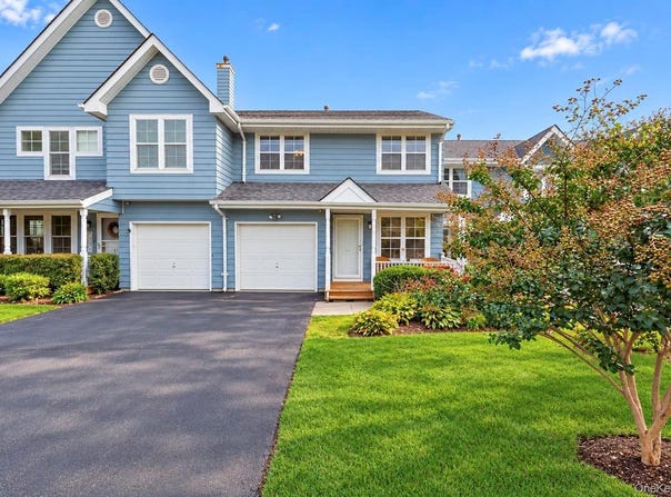 41 Maple Wing Drive, Central Islip, NY 11722
