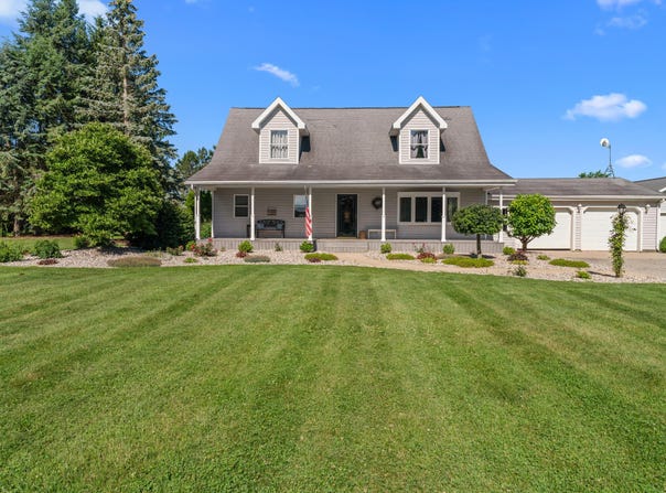 5160 Barker Road, Jonesville, MI 49250