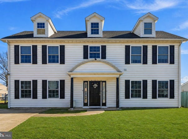 32 RUSTLEAF Lane, LEVITTOWN, PA 19055