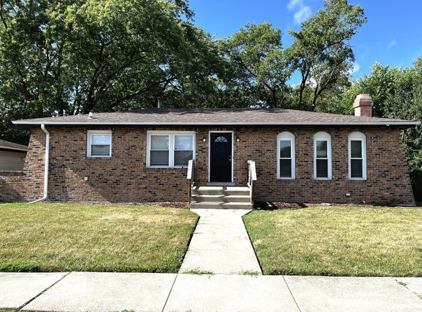 2724 Lake Park Drive, Lynwood, IL 60411