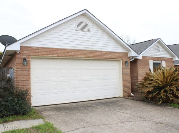 2077 Crane Ridge Ridge, Biloxi, MS 39532