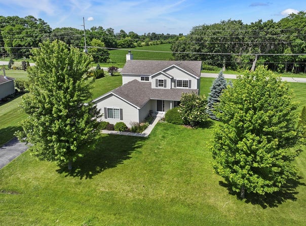 436 Ashley Dr, Williams Bay, WI 53191