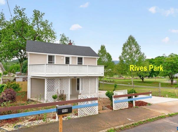908 RIVES ST, CHARLOTTESVILLE, VA 22902