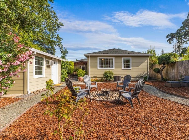 109 Steele Lane, Santa Rosa, CA 95401