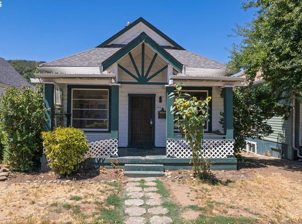 1414 SE MILL ST, Roseburg, OR 97470