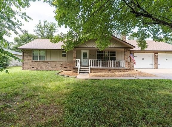 902 S Mission Avenue, Tahlequah, OK 74464