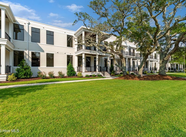 805 Mulberry Street, Beaufort, NC 28516