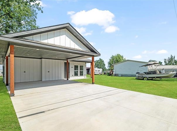 406 Depot Street, Whitesboro, TX 76273