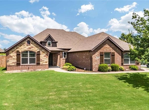 1200  SW Willow Bend  AVE, Bentonville, AR 72713