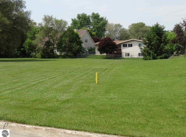 3 Patrick Court, Mt Pleasant, MI 48858
