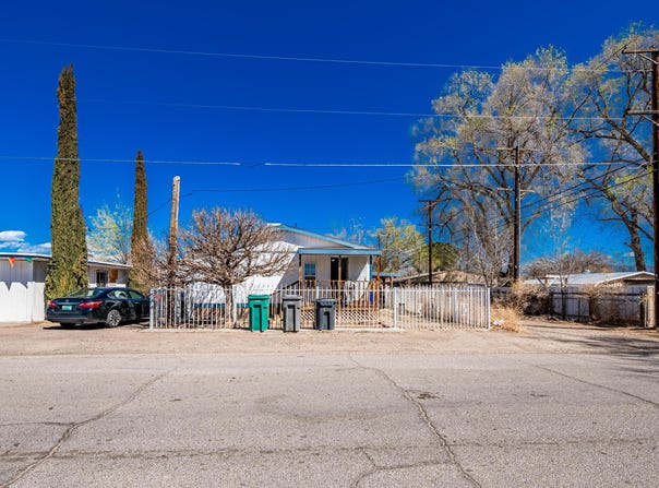 3742 ISLETA Boulevard SW, Albuquerque, NM 87105