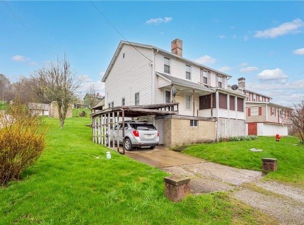 16 Fishpot Road, Centerville, PA 15368
