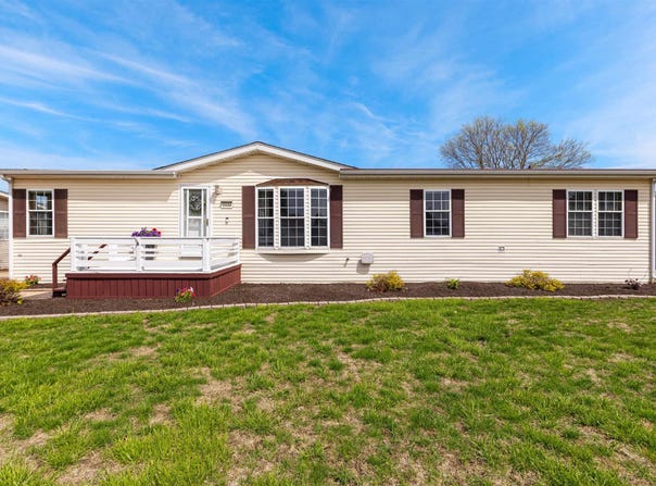 5504 WHITE PINE, ROSCOE, IL 61073