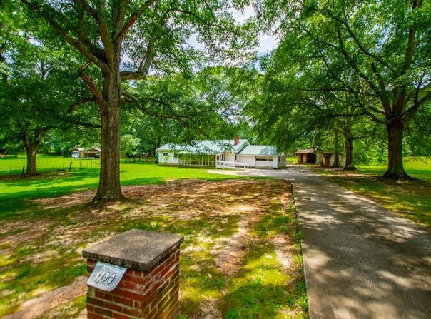 100 Redwine Dr, Newnan, GA 30263
