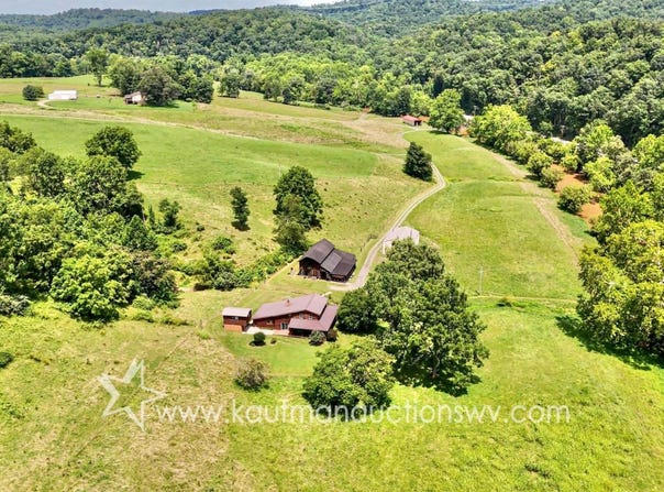 135 Cedar Lane, West Union, WV 26456