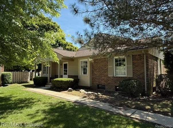 24252 Bashian Drive, Novi, MI 48375