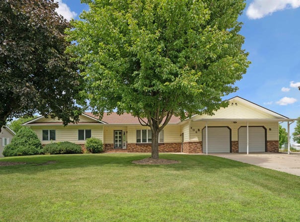406 E 6th Street, Readlyn, IA 50668