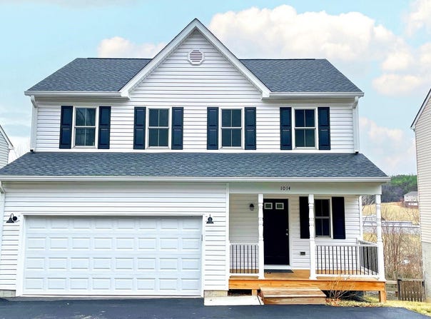1014 MIDDLEBROOK AVE, STAUNTON, VA 24401