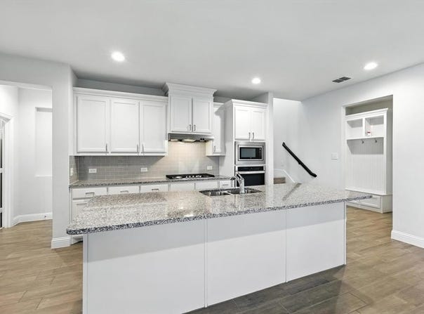 260 Clairmont Dr, Ponder, TX 76259