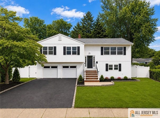 31 Shearn Drive, Middlesex, NJ 08846