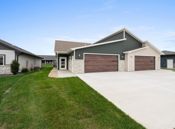 1222 Zitkala-Sa Trl., Vermillion, SD 57069