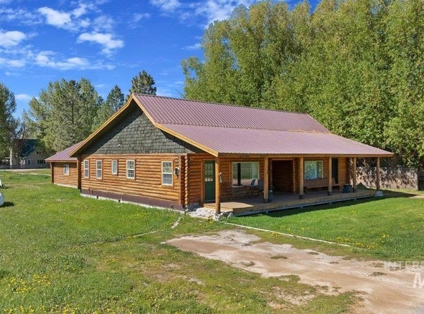128 E Sage Ave, Fairfield, ID 83327