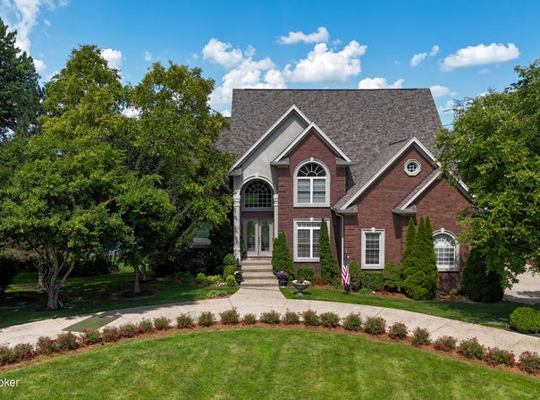 5319 High Crest Dr, Crestwood, KY 40014