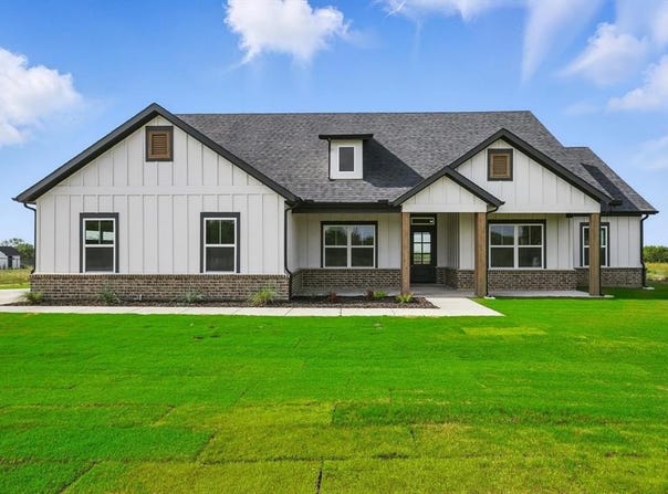 169 Gilmore Court, Lipan, TX 76462