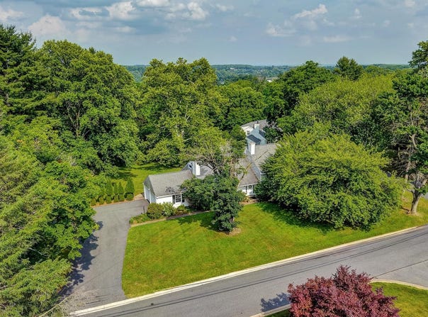 102 MERIDEN Drive, HOCKESSIN, DE 19707