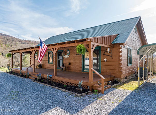 20903 Azen Road, Damascus, VA 24236
