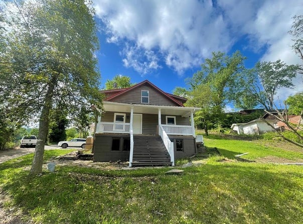 35 Walker-Cornett St, Hazard, KY 41701