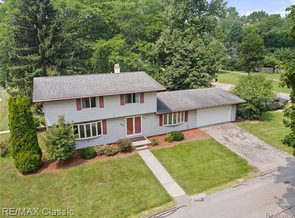 594 Maple Vista Street, Imlay City, MI 48444
