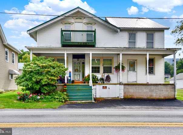 2633 W MAIN Street, SPRING GLEN, PA 17978