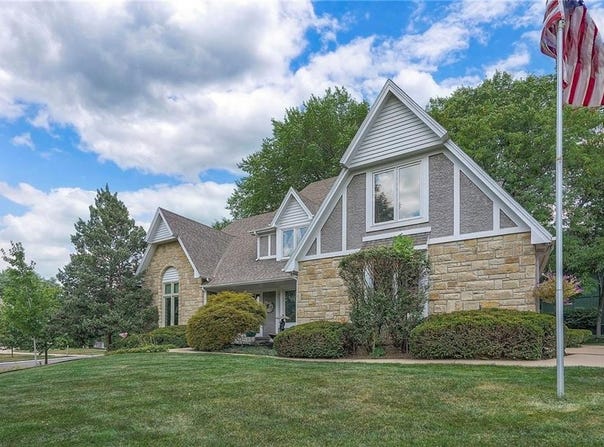 11018 W 126th Terrace, Overland Park, KS 66213