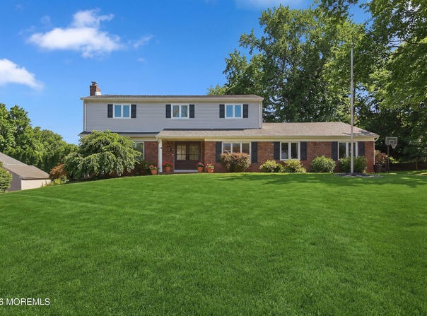 14 Koosman Drive, Leonardo, NJ 07737