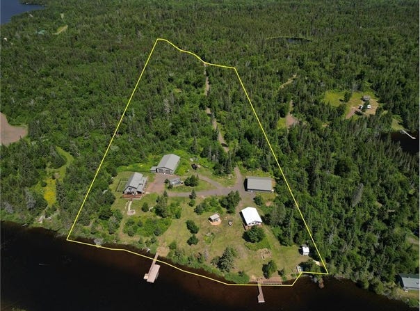 1339 Tom Lake Road, Hovland, MN 55606