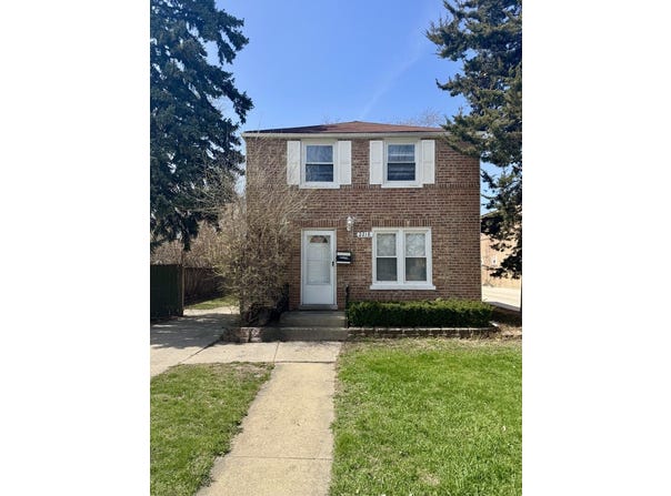2218 S 11th Avenue, Broadview, IL 60155