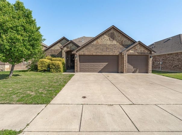 4248 Leeds Drive, Crowley, TX 76036