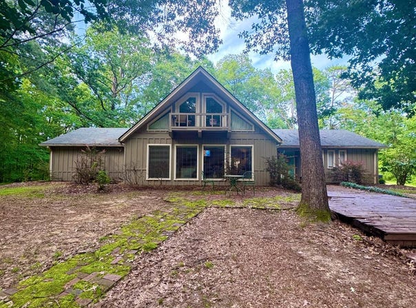 1028  Dora Dr, Grenada, MS 38901
